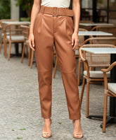 Calça Alfaiataria Feminina Couro Ecológico com Cinto | Deni